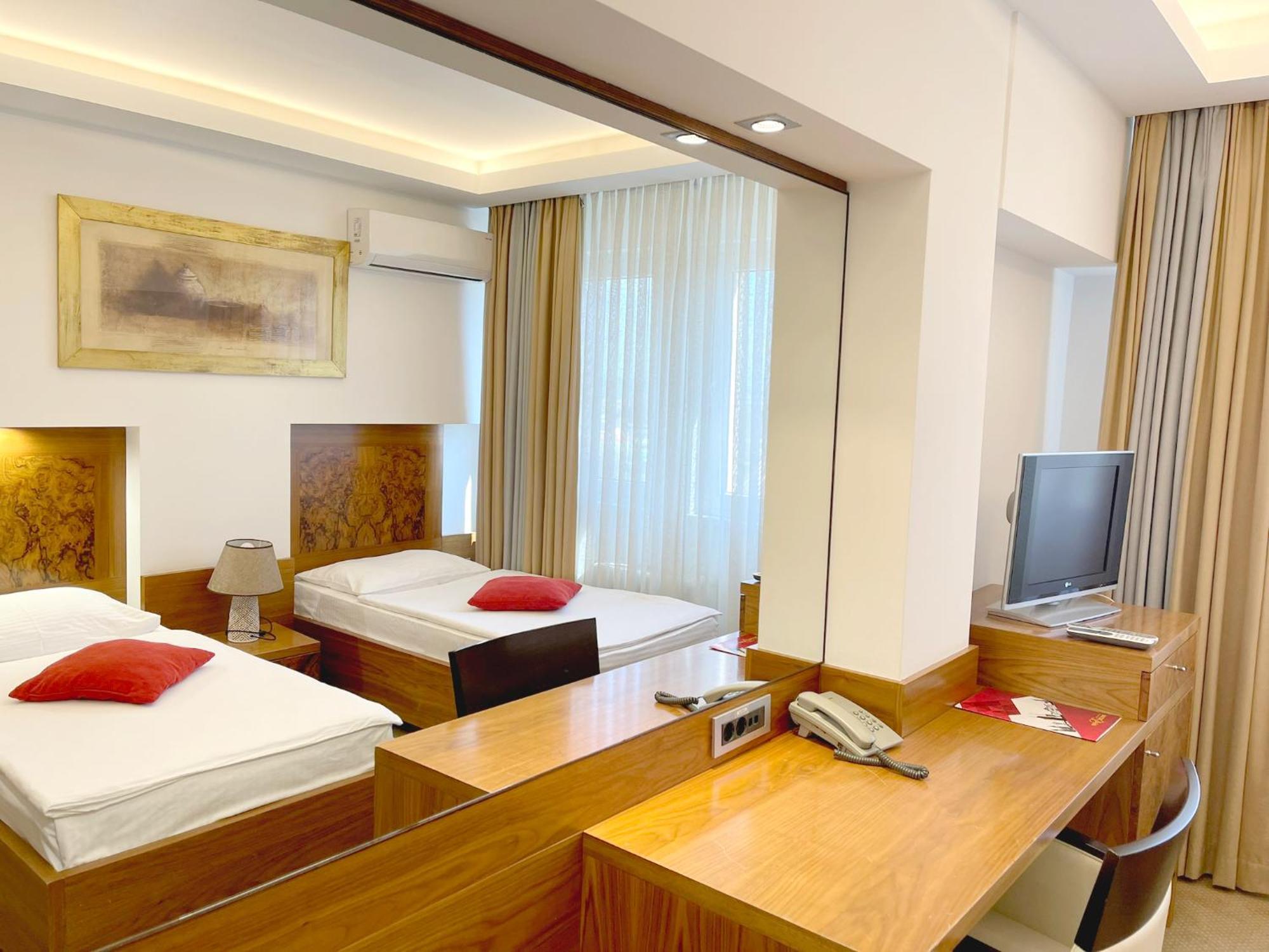 Hotel Exclusive ซาราเยโว ภายนอก รูปภาพ