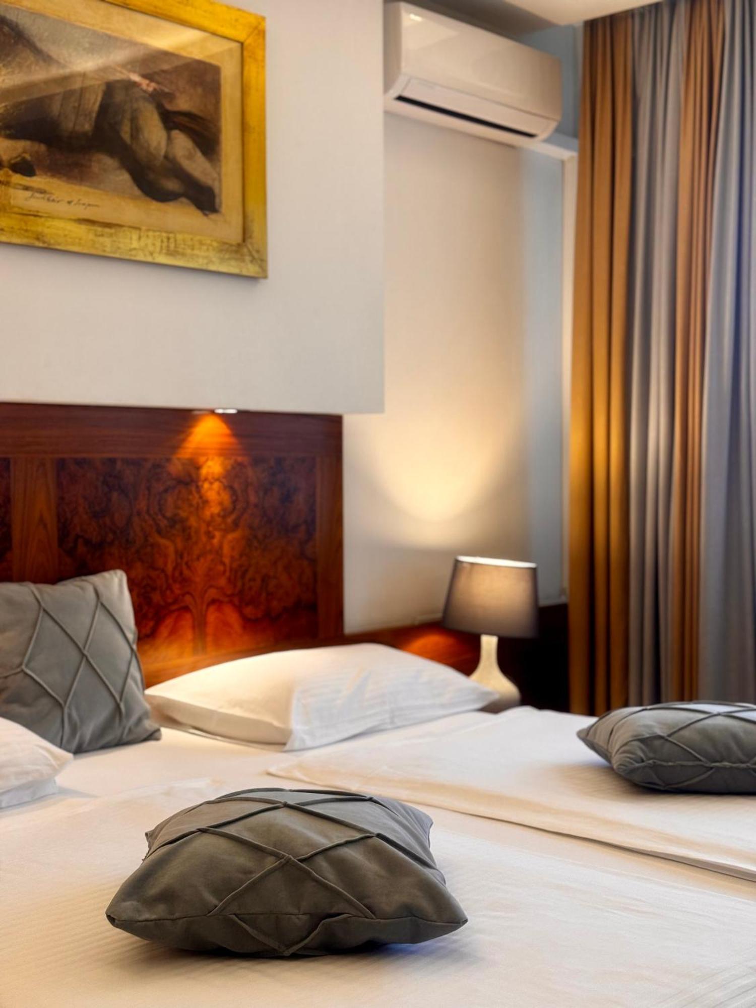 Hotel Exclusive ซาราเยโว ภายนอก รูปภาพ