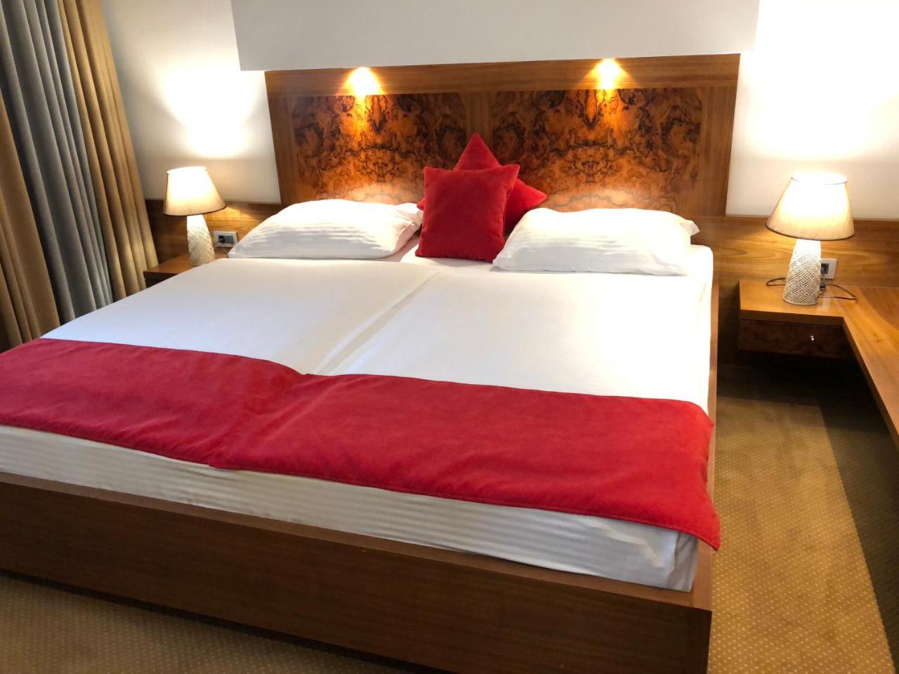 Hotel Exclusive ซาราเยโว ภายนอก รูปภาพ