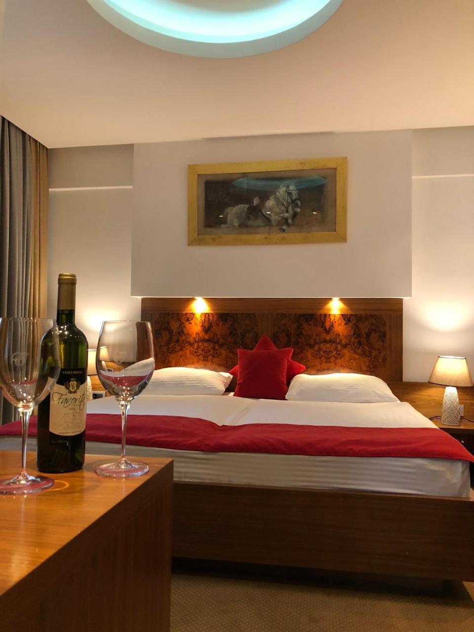 Hotel Exclusive ซาราเยโว ภายนอก รูปภาพ